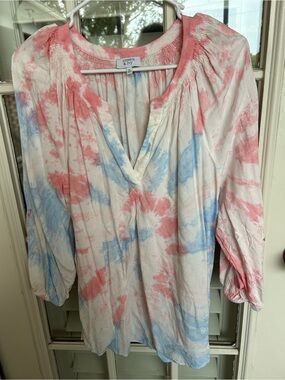 crown & ivy Pink and Blue Tie-Dye V-Neck Blouse